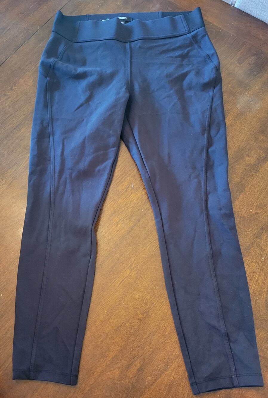 Simply Vera By Vera Wang Black Stretchy Pants Petite Medium Short
